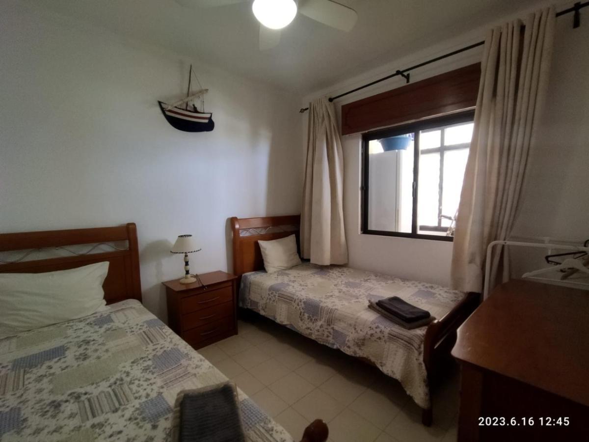 Cozy Apartment In Quarteira Bagian luar foto