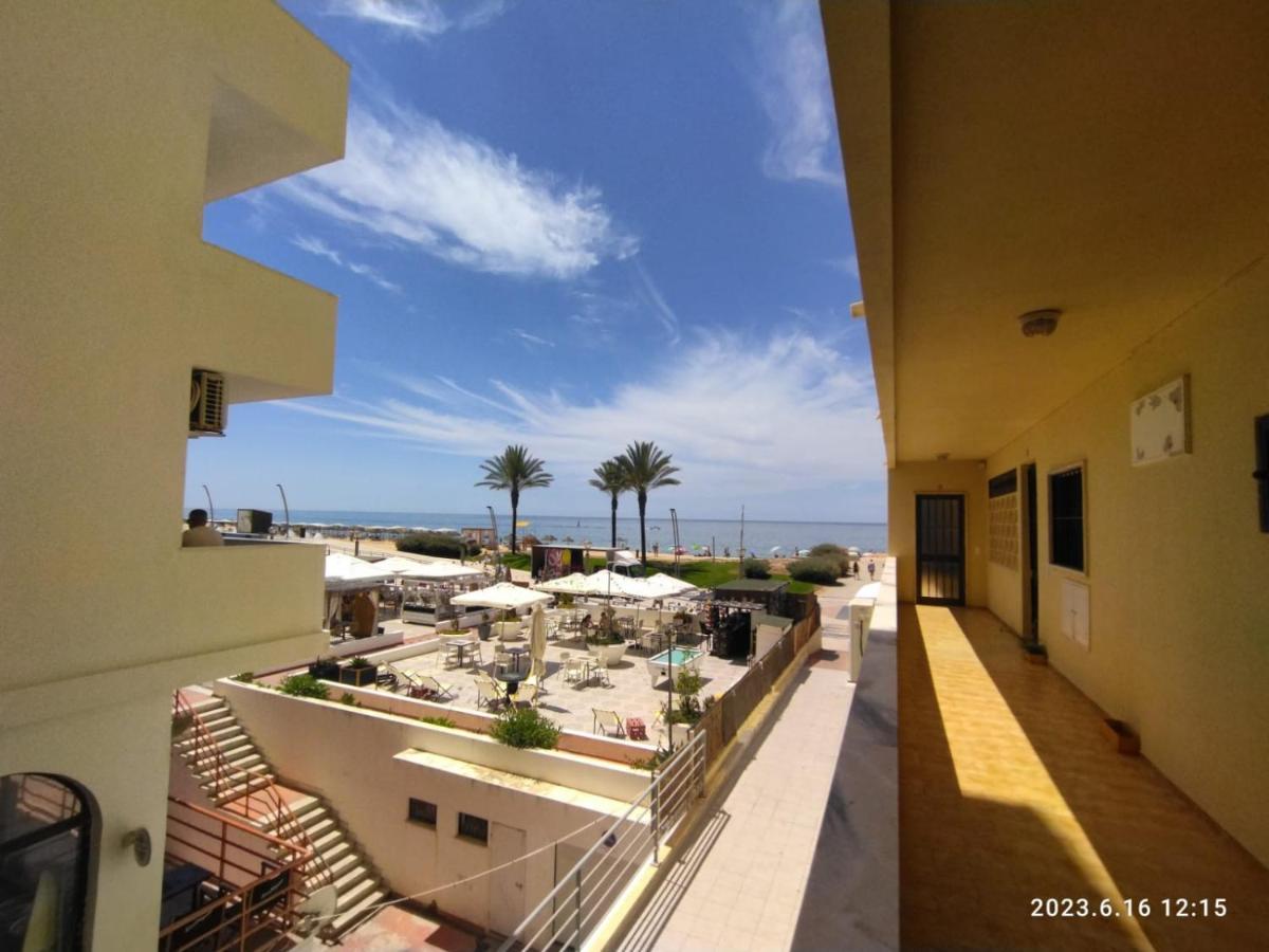 Cozy Apartment In Quarteira Bagian luar foto