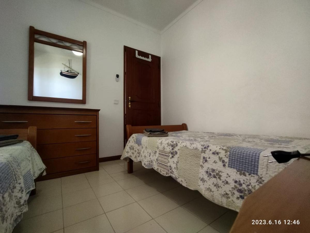 Cozy Apartment In Quarteira Bagian luar foto