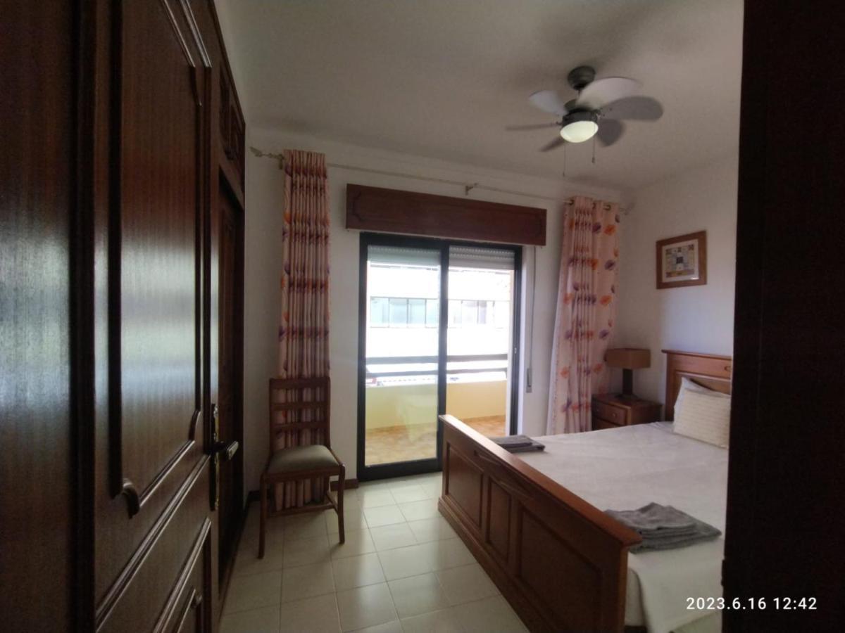 Cozy Apartment In Quarteira Bagian luar foto