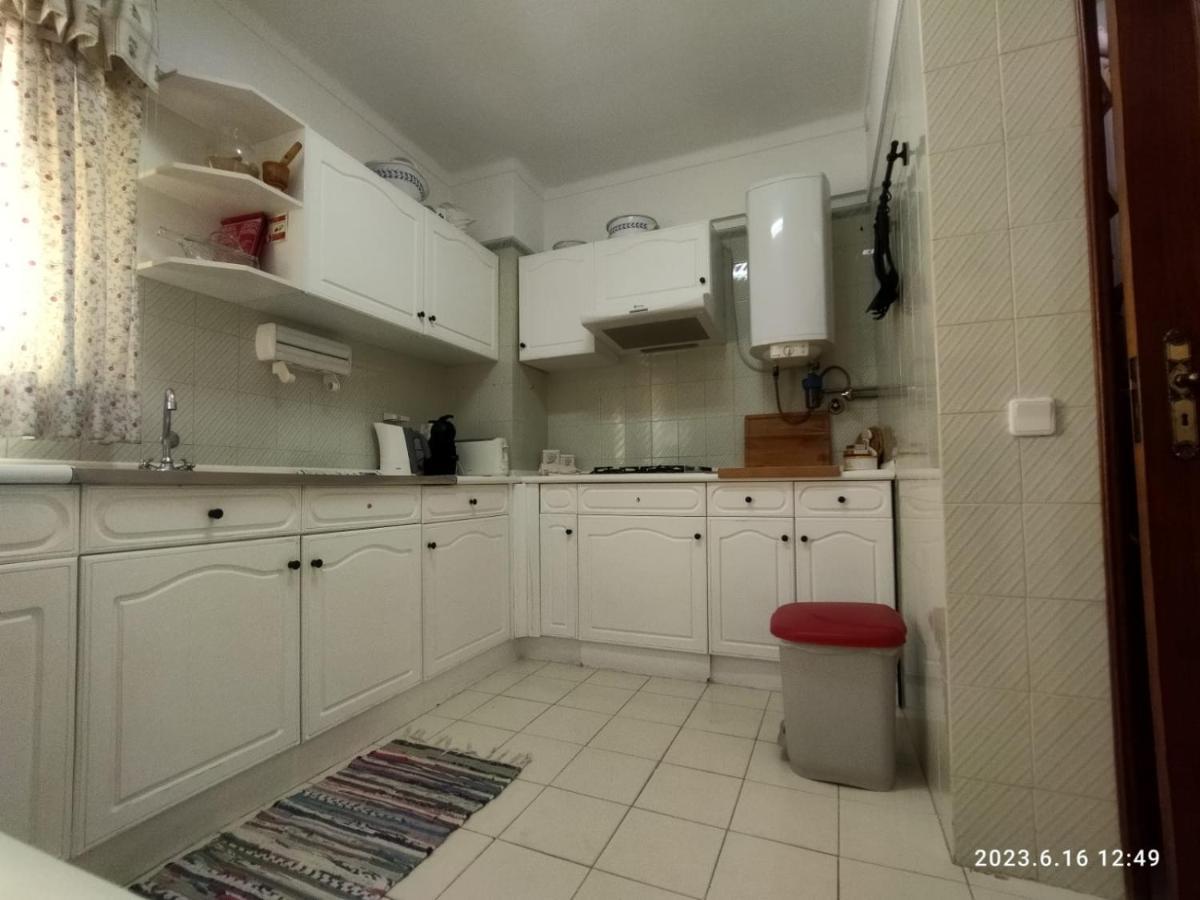 Cozy Apartment In Quarteira Bagian luar foto