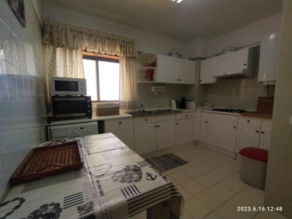 Cozy Apartment In Quarteira Bagian luar foto