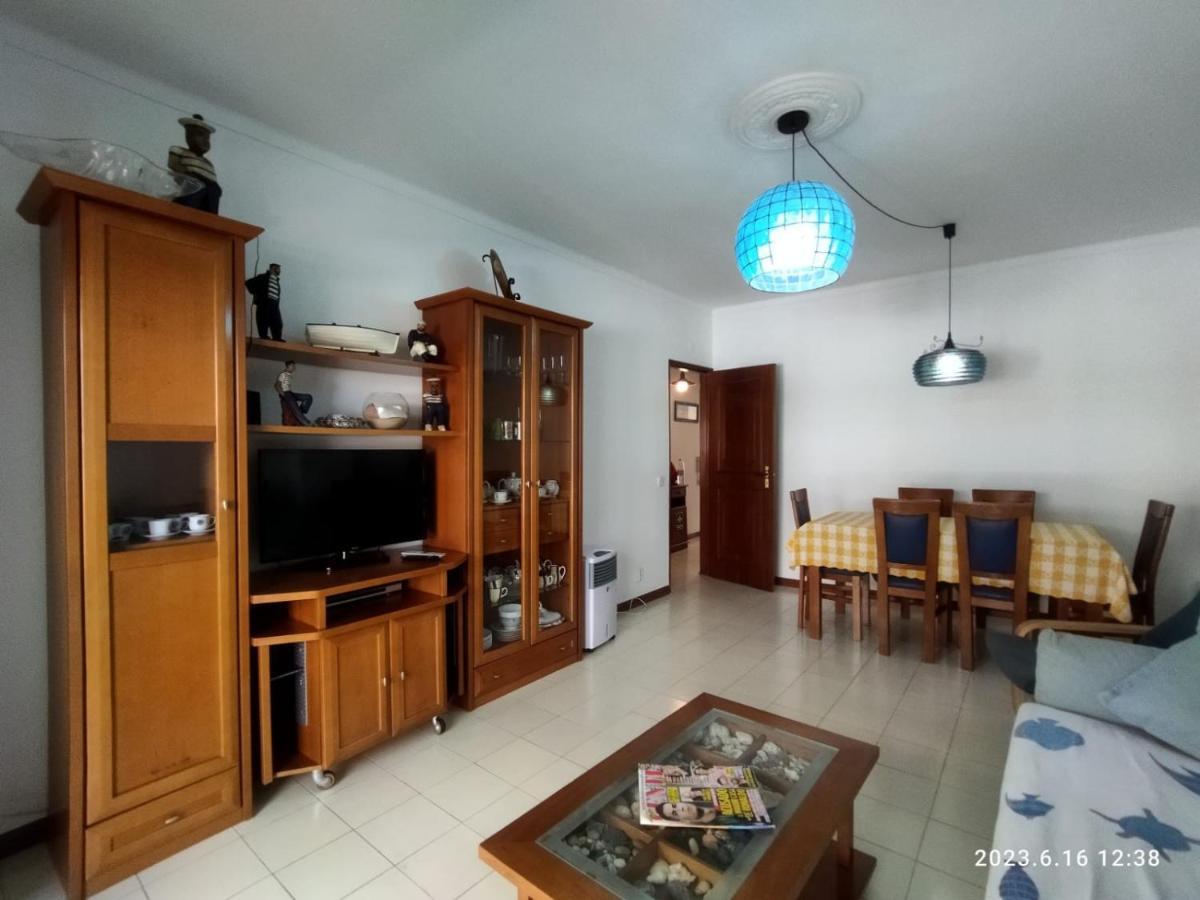 Cozy Apartment In Quarteira Bagian luar foto