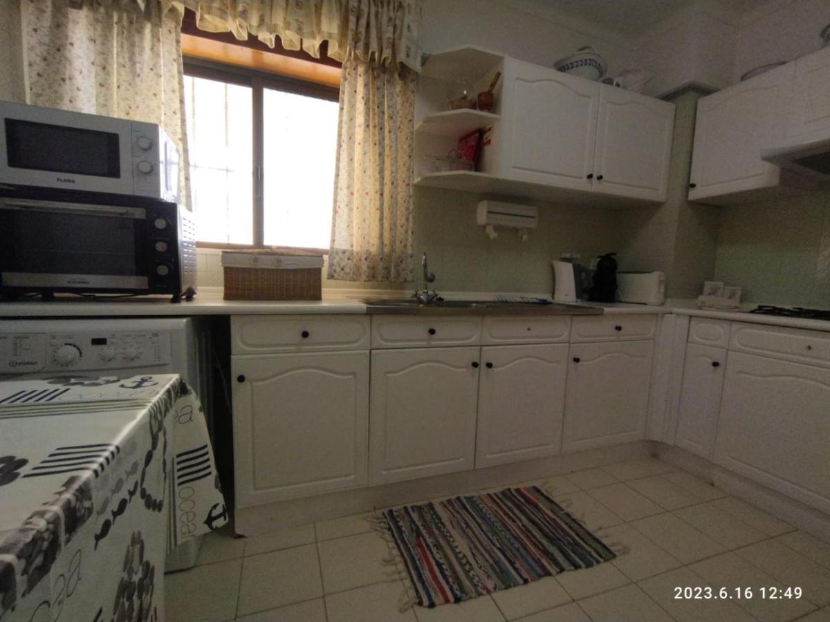 Cozy Apartment In Quarteira Bagian luar foto