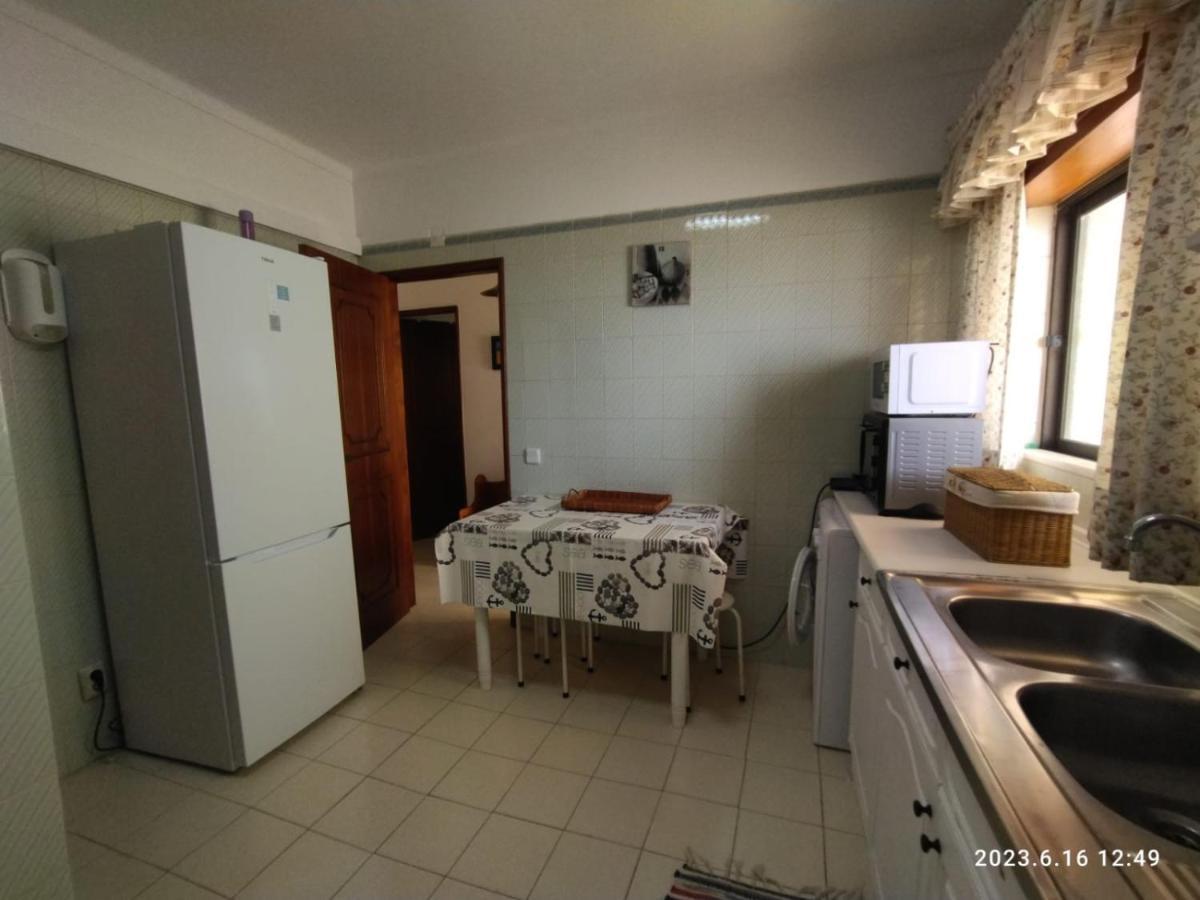 Cozy Apartment In Quarteira Bagian luar foto