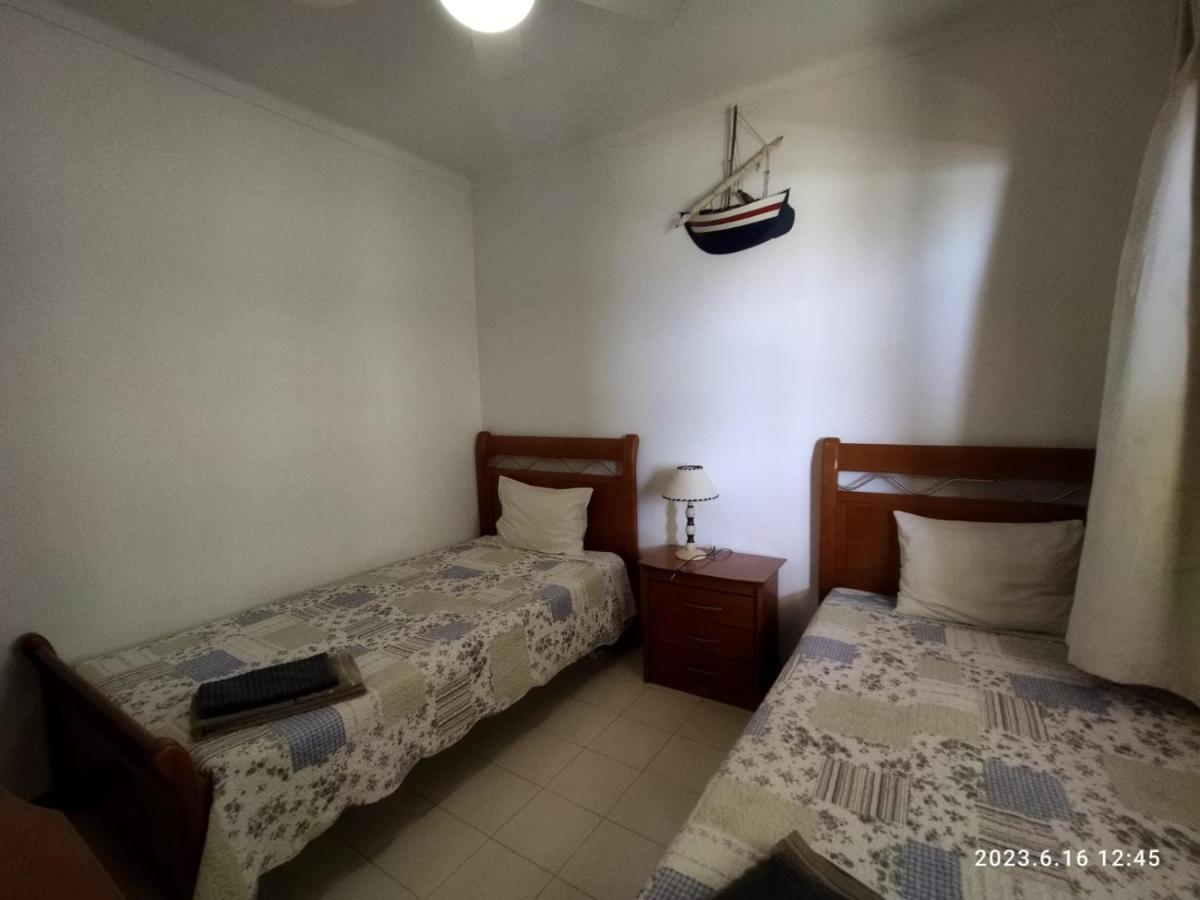 Cozy Apartment In Quarteira Bagian luar foto