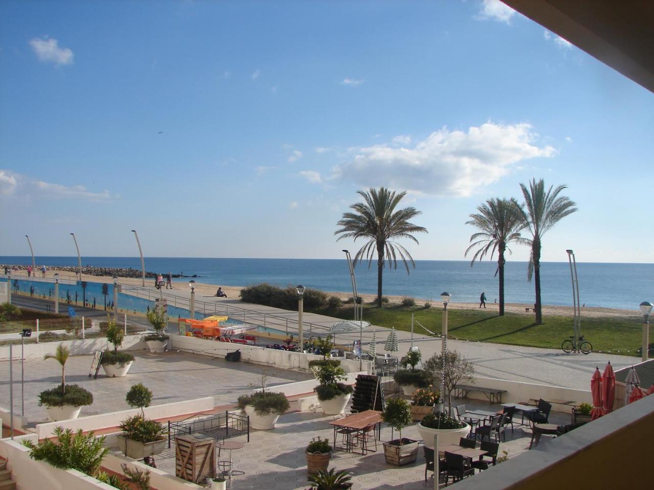 Cozy Apartment In Quarteira Bagian luar foto
